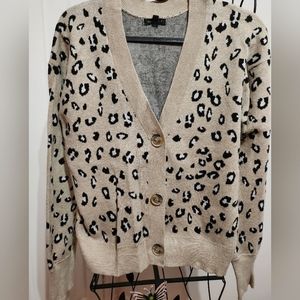 Leopard‎ knit sweater